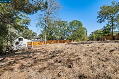 2050 Buttner Rd, Pleasant Hill, CA 94523 - Photo 22