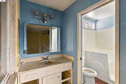 10010 Bexley Dr, Sacramento, CA 95827 - Photo 22