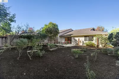 402 Vineyard Pl, Pleasanton, CA 94566 - Photo 2