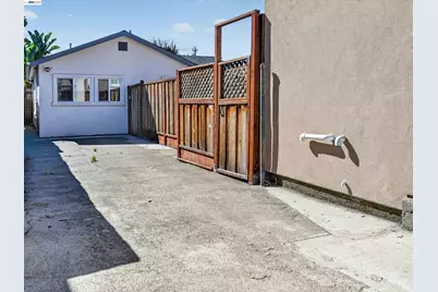 3035 Logan St, Oakland, CA 94601 - Photo 24