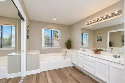 2454 Pacific Grove Ct, Discovery Bay, CA 94505 - Photo 26