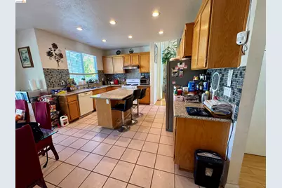 1965 Sugarloaf Mountain Ct, Antioch, CA 94531 - Photo 8