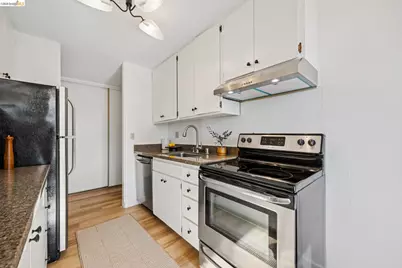 645 Chetwood #208, Oakland, CA 94610 - Photo 6