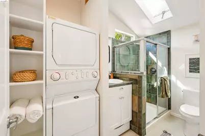 2829 Morcom Ave, Oakland, CA 94619 - Photo 16