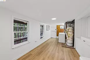 273 Beauforest Dr, Oakland, CA 94611 - Photo 18