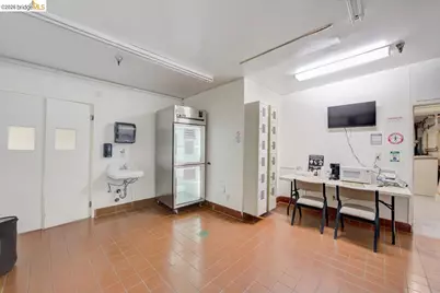 1240 47th Ave, Oakland, CA 94601 - Photo 30