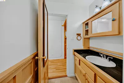 425 Orange St #210, Oakland, CA 94610 - Photo 14