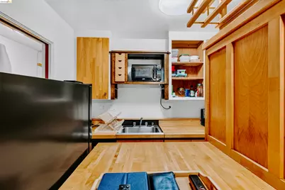 425 Orange St #210, Oakland, CA 94610 - Photo 10