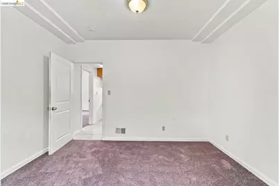 2425 Park Blvd, Oakland, CA 94606 - Photo 10