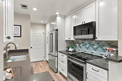 7520 Canyon Meadow Cir #D, Pleasanton, CA 94588 - Photo 8