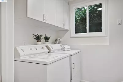 33 Buckeye Ave, Oakland, CA 94618 - Photo 22