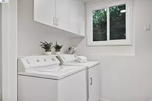 33 Buckeye Ave, Oakland, CA 94618 - Photo 22