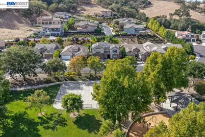 9241 Tea Tree Ct, Gilroy, CA 95020 - Photo 4