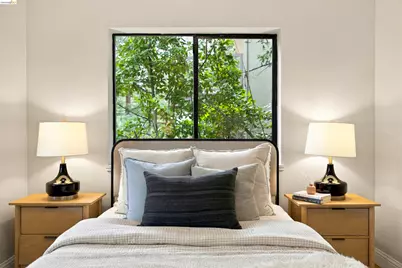 7099 Pinehaven Road, Oakland, CA 94611 - Photo 56