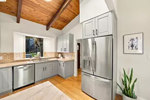 7099 Pinehaven Rd, Oakland, CA 94611 - Photo 16