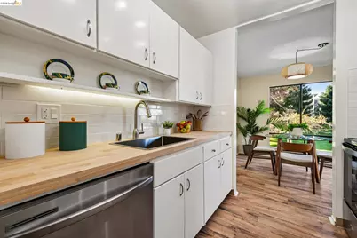 4 Commodore Dr #D222, Emeryville, CA 94608 - Photo 12