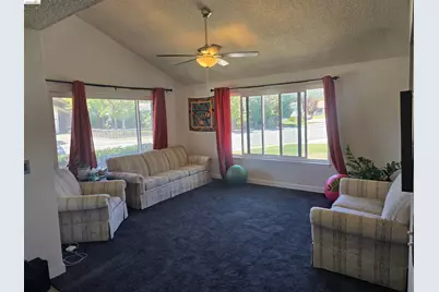 927 Howard Ave, Gilroy, CA 95020 - Photo 10