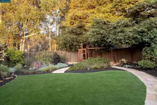 32 Sheridan Rd, Oakland, CA 94618 - Photo 42