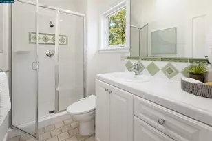 32 Sheridan Rd, Oakland, CA 94618 - Photo 32