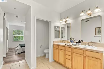 43 Bassett St, San Jose, CA 95110 - Photo 32