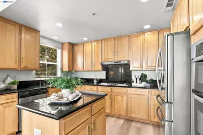 43 Bassett St, San Jose, CA 95110 - Photo 12