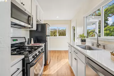 2702 Acton St, Berkeley, CA 94702 - Photo 12