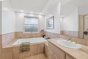 12181 Blythen Way, Oakland, CA 94619 - Photo 38