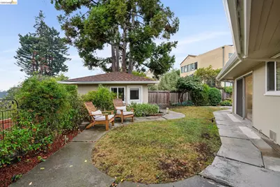 1120 Hubert Rd, Oakland, CA 94610 - Photo 34