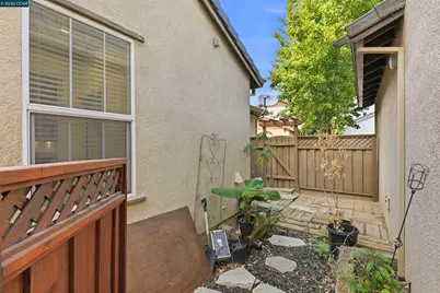 180 Erics Way, Mountain House, CA 95391 - Photo 30