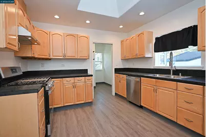 215 Pomona St, Crockett, CA 94525 - Photo 8