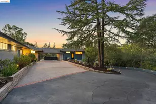 11260 Kerrigan Dr, Oakland, CA 94605 - Photo 2