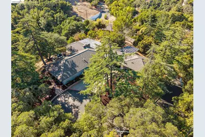 11260 Kerrigan Dr, Oakland, CA 94605 - Photo 88