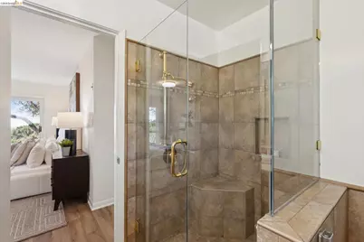 11260 Kerrigan Dr, Oakland, CA 94605 - Photo 56