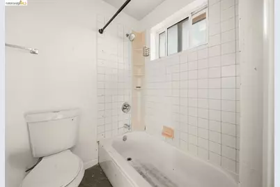 2562 60th Ave, Oakland, CA 94605 - Photo 16