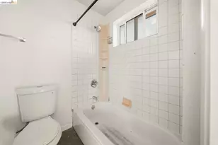 2562 60th Ave, Oakland, CA 94605 - Photo 16