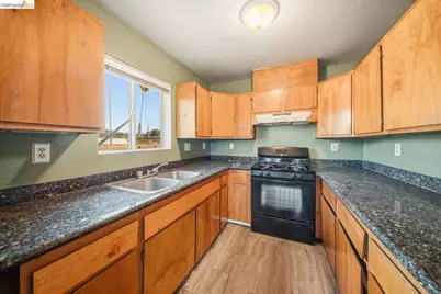 2562 60th Ave, Oakland, CA 94605 - Photo 22