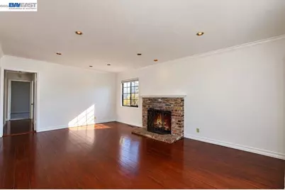 18416 Lakecrest Ct, Castro Valley, CA 94546 - Photo 8