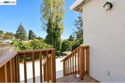18416 Lakecrest Ct, Castro Valley, CA 94546 - Photo 12