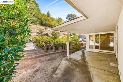 1356 Scenicview Dr, San Leandro, CA 94577 - Photo 28