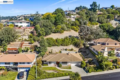 1356 Scenicview Dr, San Leandro, CA 94577 - Photo 36