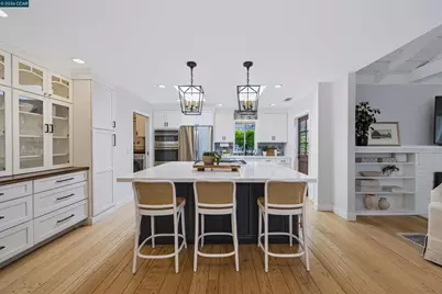 1042 Sunnybrook Dr, Lafayette, CA 94549 - Photo 4