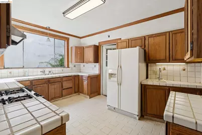 685 Rosal Ave, Oakland, CA 94610 - Photo 36