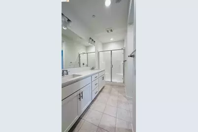 2406 Garden Farms Ave, Lathrop, CA 95330 - Photo 12