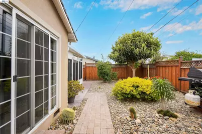 25859 Belhaven St, Hayward, CA 94545 - Photo 48