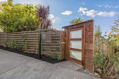 5427 Carlton St, Oakland, CA 94618 - Photo 6