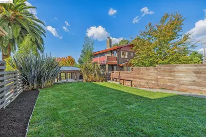 5427 Carlton St, Oakland, CA 94618 - Photo 38