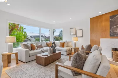 5427 Carlton St, Oakland, CA 94618 - Photo 8