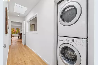 5427 Carlton St, Oakland, CA 94618 - Photo 36