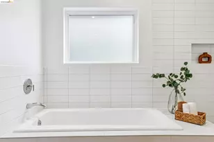 5427 Carlton St, Oakland, CA 94618 - Photo 24