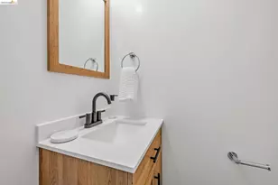 5427 Carlton St, Oakland, CA 94618 - Photo 34